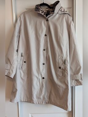 Women's Light Beige Trench Coat with Hood Size 14 Wide